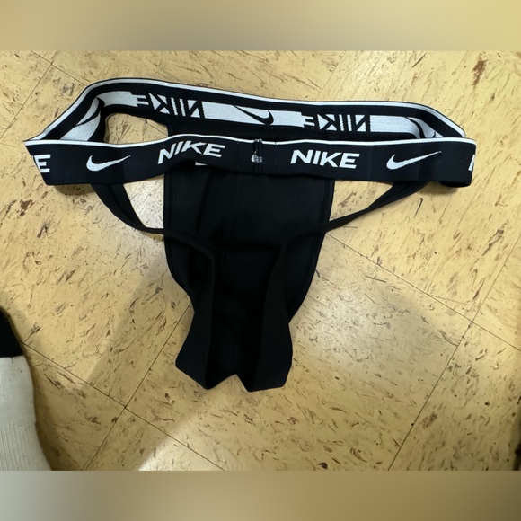 Nike Men's Dri-FIT Essential Cotton Stretch Jock Strap - Picture 6 of 10